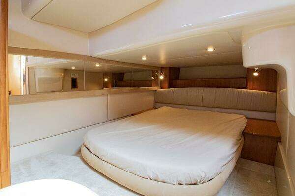 Meridian 411 Sedan Yacht For Sale