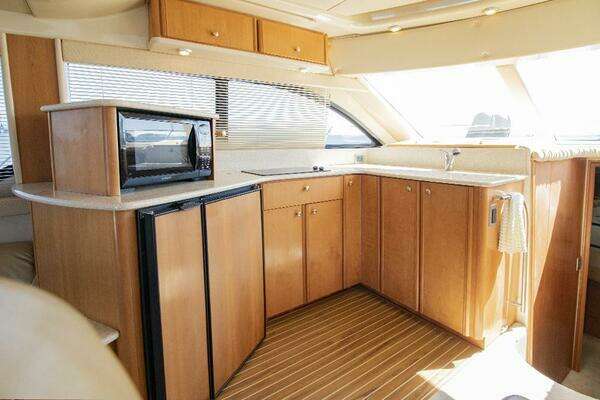 Meridian 411 Sedan Yacht For Sale