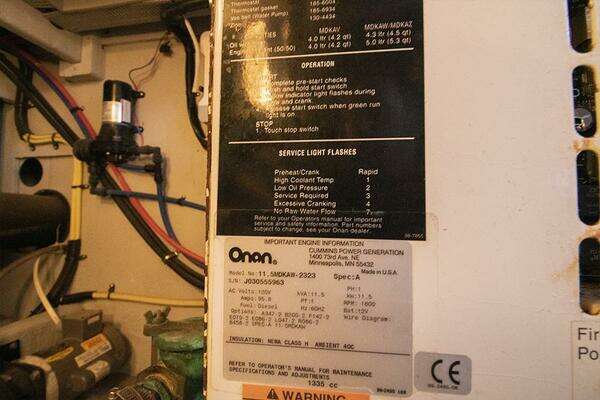 Meridian 411 Sedan Yacht For Sale