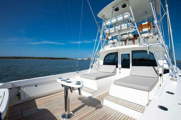 Bertram 35 Flybridge Sportfish Yacht For Sale