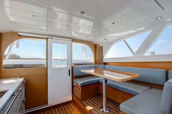 Bertram 35 Flybridge Sportfish Yacht For Sale