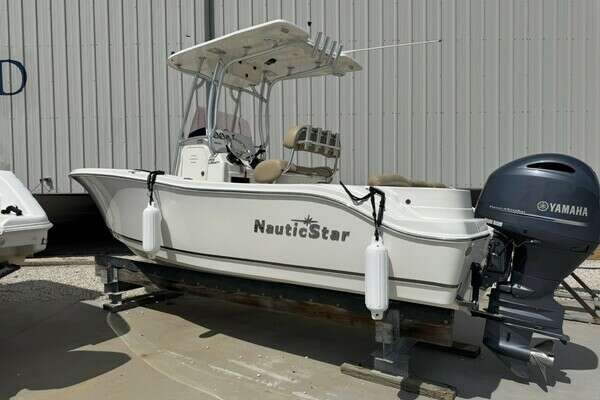 21-ft-NauticStar-2020-2102 Legacy-Fernandina Beach Florida United States yacht for sale