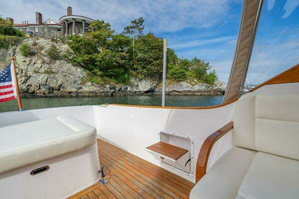 CH Marine Shelter Island Nomad Yacht For Sale