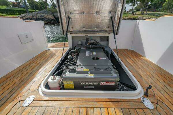 CH Marine Shelter Island Nomad Yacht For Sale