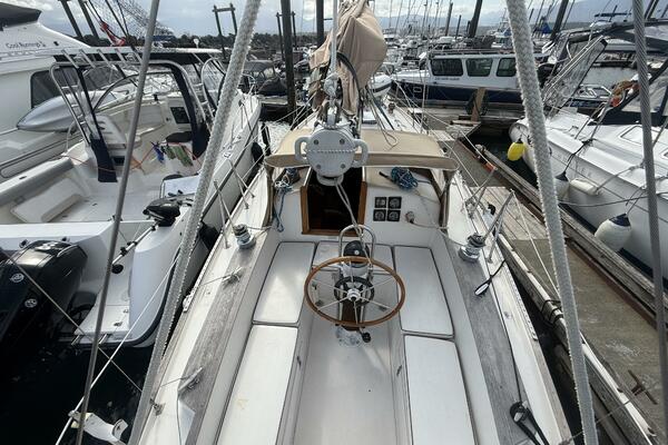 37ft Alberg Yacht For Sale
