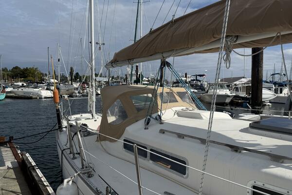 37ft Alberg Yacht For Sale