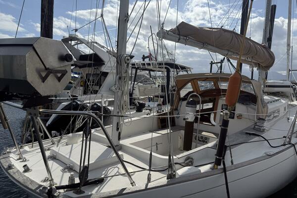 37ft Alberg Yacht For Sale