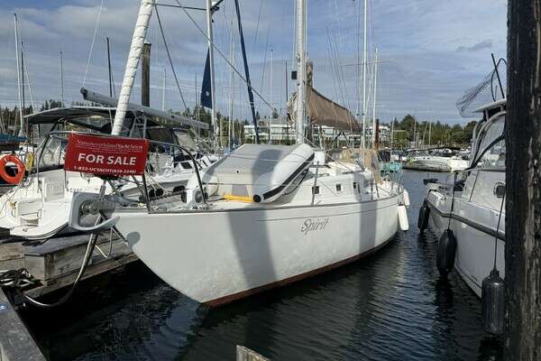 37-ft-Alberg-1980-37 MKII-Comox British Columbia Canada yacht for sale