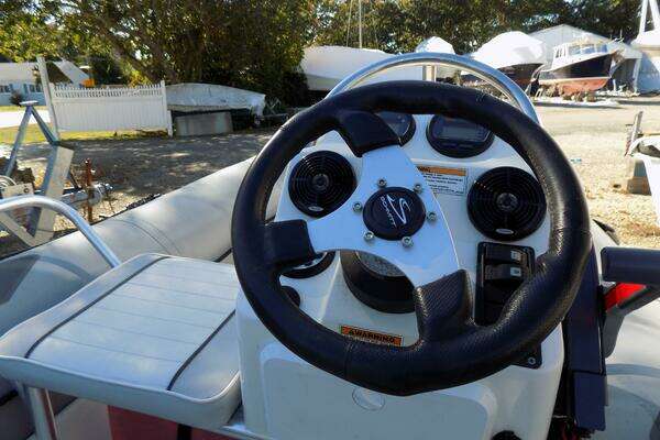 Photo of the 2013 Zodiac 4.2