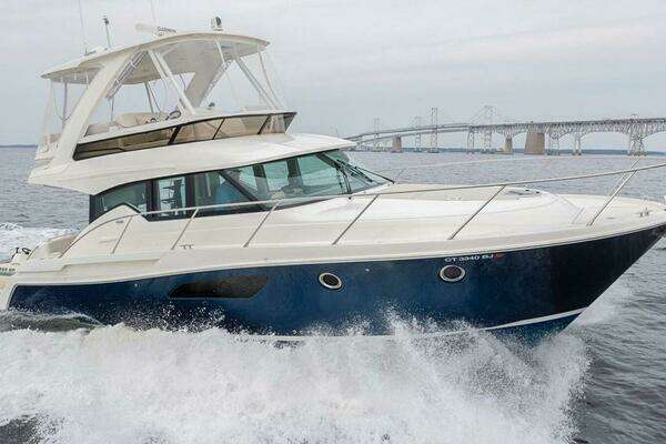 Tiara Yachts - 4400 Flybridge