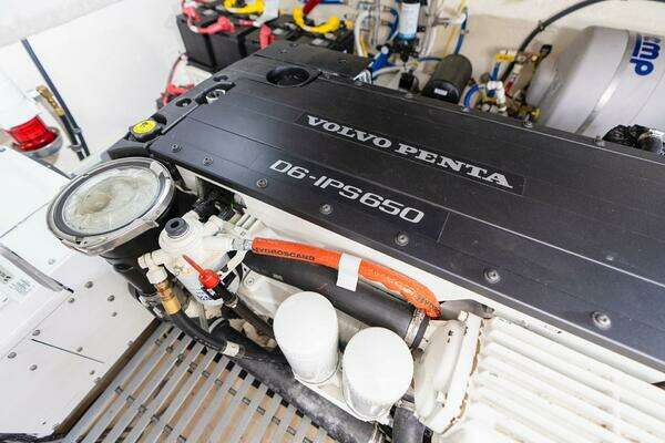 2021 Tiara Yachts 44