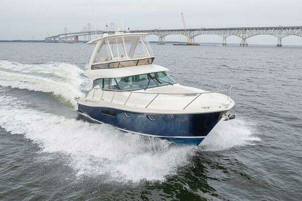 2021 Tiara Yachts 44