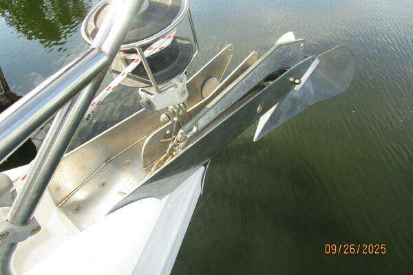 Photo of the 1998 Hunter 376 "Red Sky"