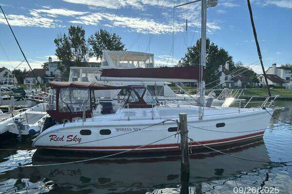 Photo of the 1998 Hunter 376 "Red Sky"