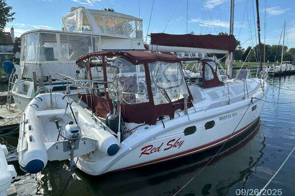 Photo of the 1998 Hunter 376 "Red Sky"