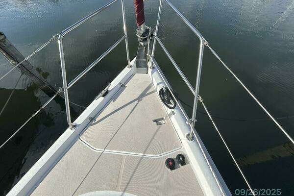 Photo of the 1998 Hunter 376 "Red Sky"