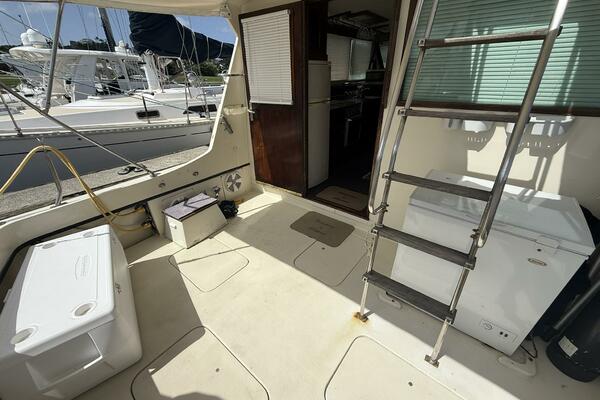 Chinese Cookie 37ft Hatteras Yacht For Sale