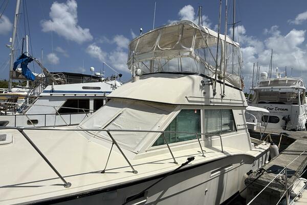 Chinese Cookie 37ft Hatteras Yacht For Sale