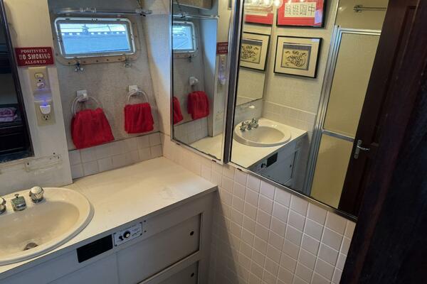 Chinese Cookie 37ft Hatteras Yacht For Sale