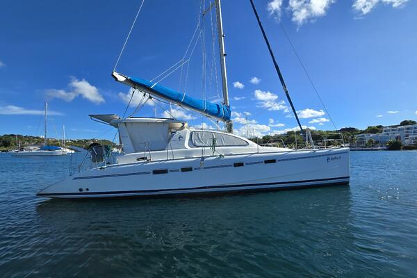 Spy Hop II 43ft Robertson  amp  Caine Yacht For Sale