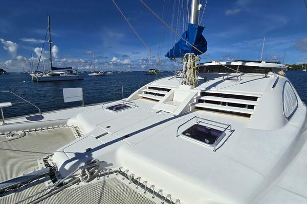 Spy Hop II 43ft Robertson  amp  Caine Yacht For Sale