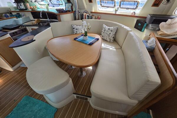 Spy Hop II 43ft Robertson  amp  Caine Yacht For Sale