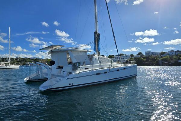 Spy Hop II 43ft Robertson  amp  Caine Yacht For Sale