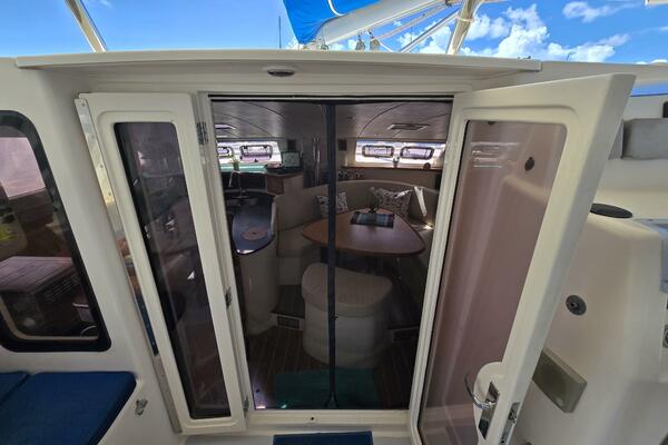 Spy Hop II 43ft Robertson  amp  Caine Yacht For Sale