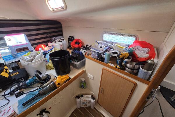 Spy Hop II 43ft Robertson  amp  Caine Yacht For Sale