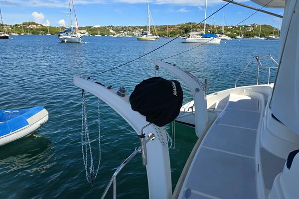 Spy Hop II 43ft Robertson  amp  Caine Yacht For Sale