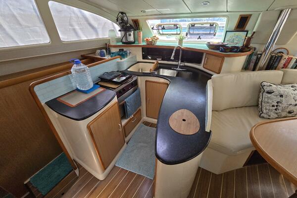 Spy Hop II 43ft Robertson  amp  Caine Yacht For Sale