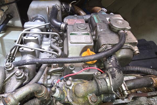 Spy Hop II 43ft Robertson  amp  Caine Yacht For Sale