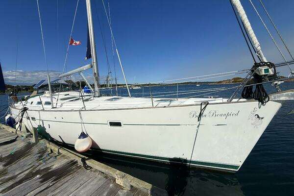 47-ft-Beneteau-2004-473- Victoria British Columbia Canada  yacht for sale