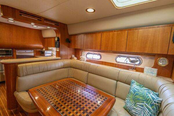 Tiara Yachts 5200 Express Yacht For Sale