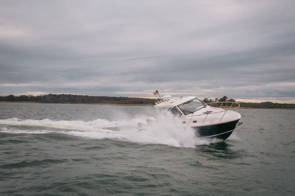 Amazing Grace 32ft Pursuit Yacht For Sale