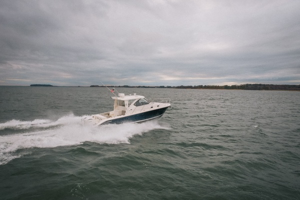 Amazing Grace 32ft Pursuit Yacht For Sale