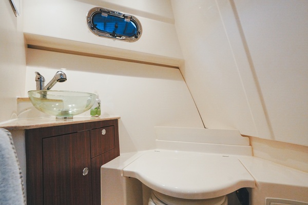 Amazing Grace 32ft Pursuit Yacht For Sale