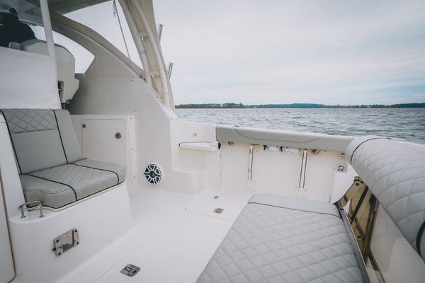 Amazing Grace 32ft Pursuit Yacht For Sale