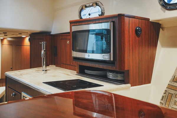 Amazing Grace 32ft Pursuit Yacht For Sale