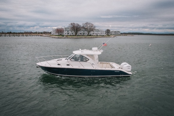 Amazing Grace 32ft Pursuit Yacht For Sale