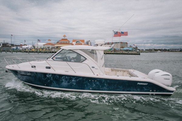 Amazing Grace 32ft Pursuit Yacht For Sale