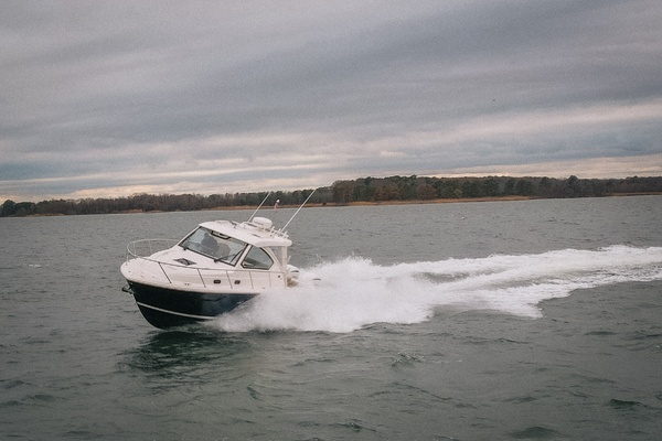 Amazing Grace 32ft Pursuit Yacht For Sale