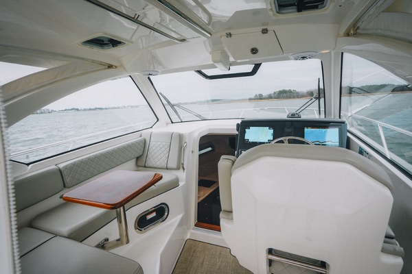 Amazing Grace 32ft Pursuit Yacht For Sale