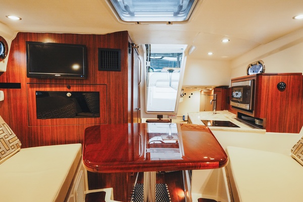 Amazing Grace 32ft Pursuit Yacht For Sale