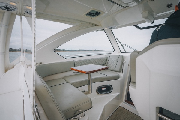 Amazing Grace 32ft Pursuit Yacht For Sale