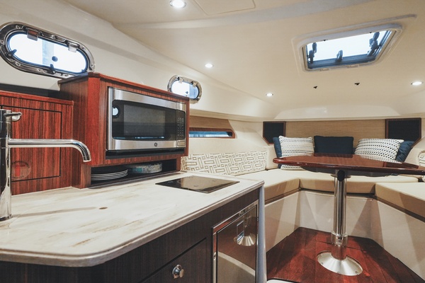 Amazing Grace 32ft Pursuit Yacht For Sale