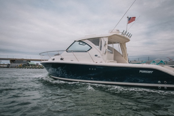 Amazing Grace 32ft Pursuit Yacht For Sale