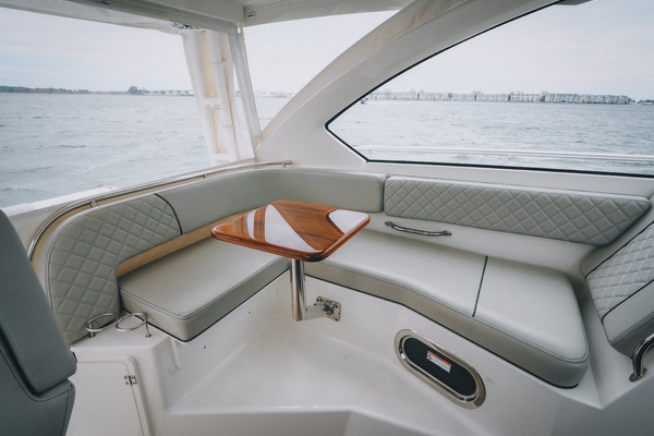 Amazing Grace 32ft Pursuit Yacht For Sale