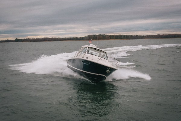 Amazing Grace 32ft Pursuit Yacht For Sale