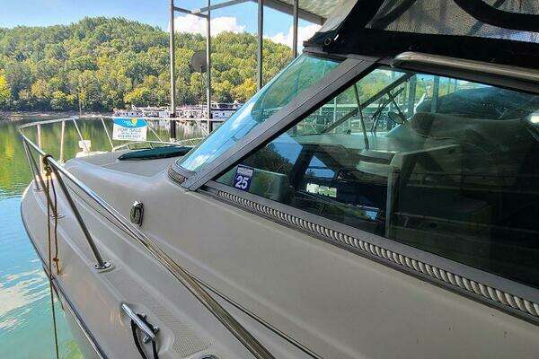 Photo of the 1996 Maxum 3200 SCR "Dream Time"